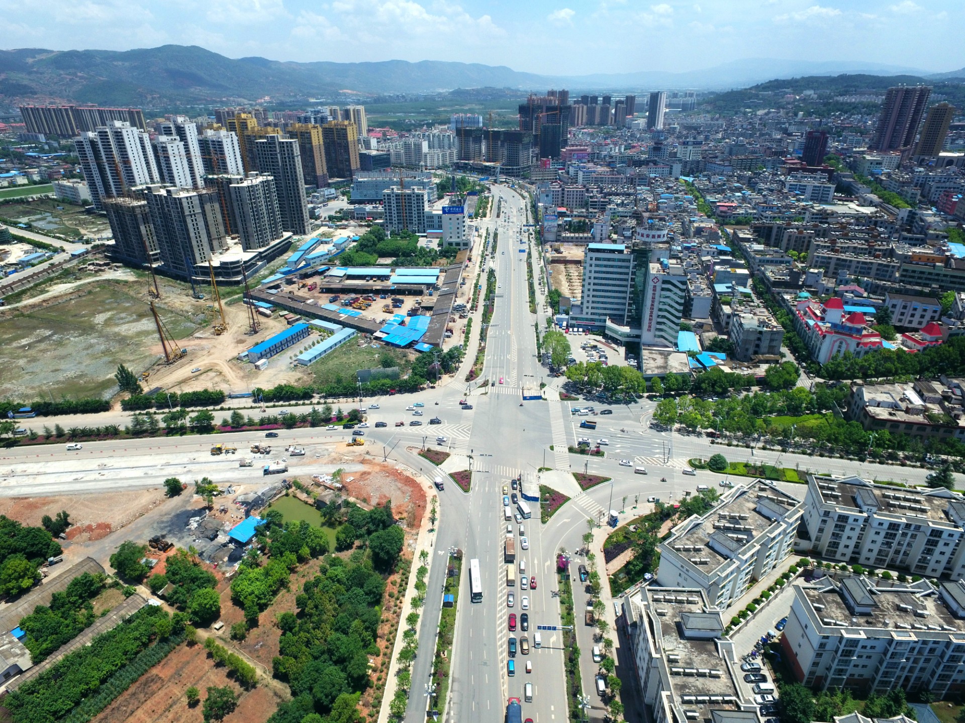 昆明市宜良縣蓬萊大道