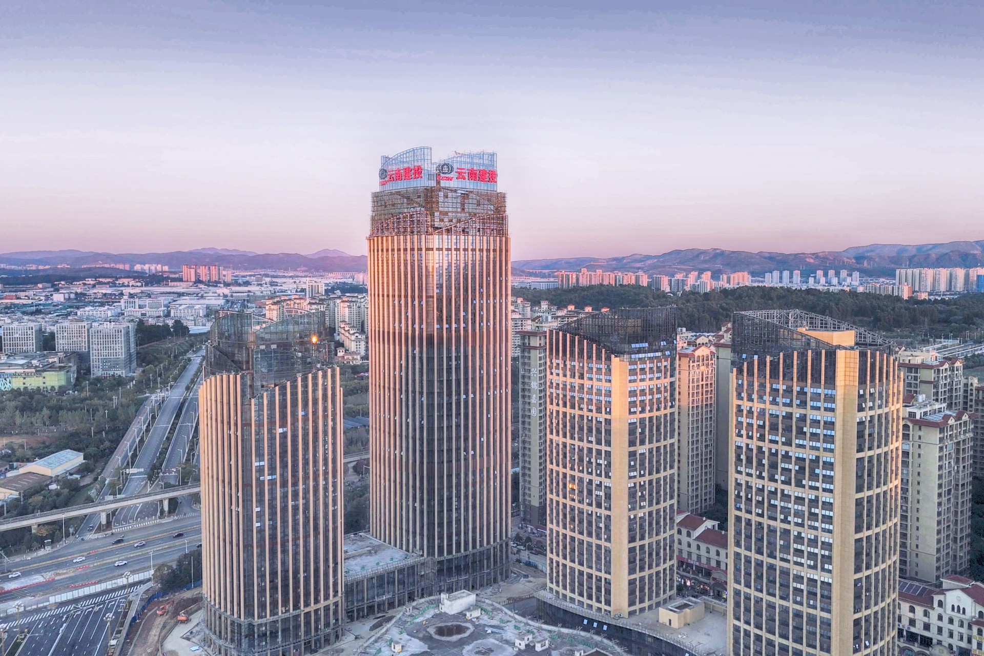 興冶廣場(chǎng)