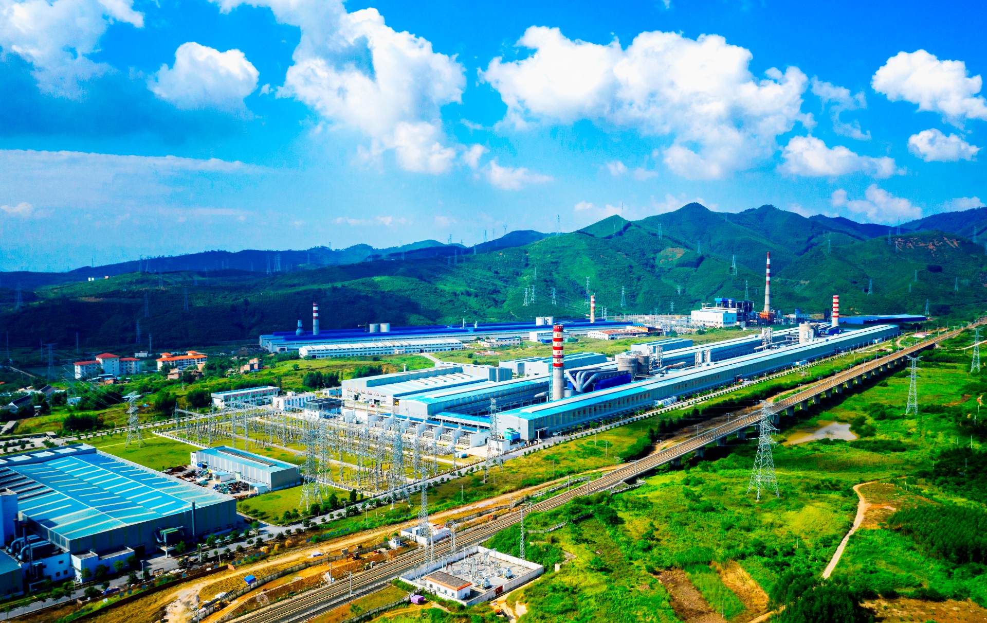 廣西百礦集團(tuán)新山鋁產(chǎn)業(yè)示范園煤電鋁一體化項(xiàng)目年產(chǎn)30萬(wàn)噸鋁水工程