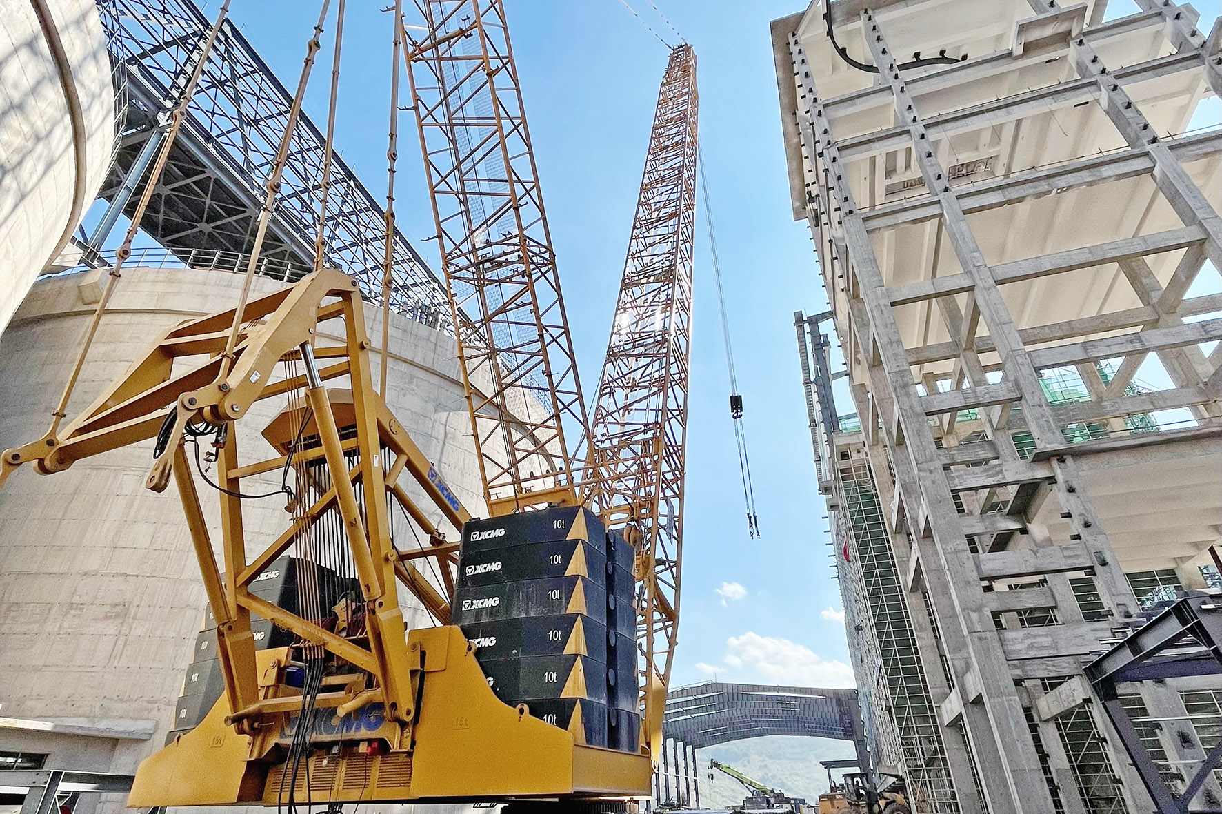 玉溪仙福鋼鐵項(xiàng)目重型設(shè)備吊裝