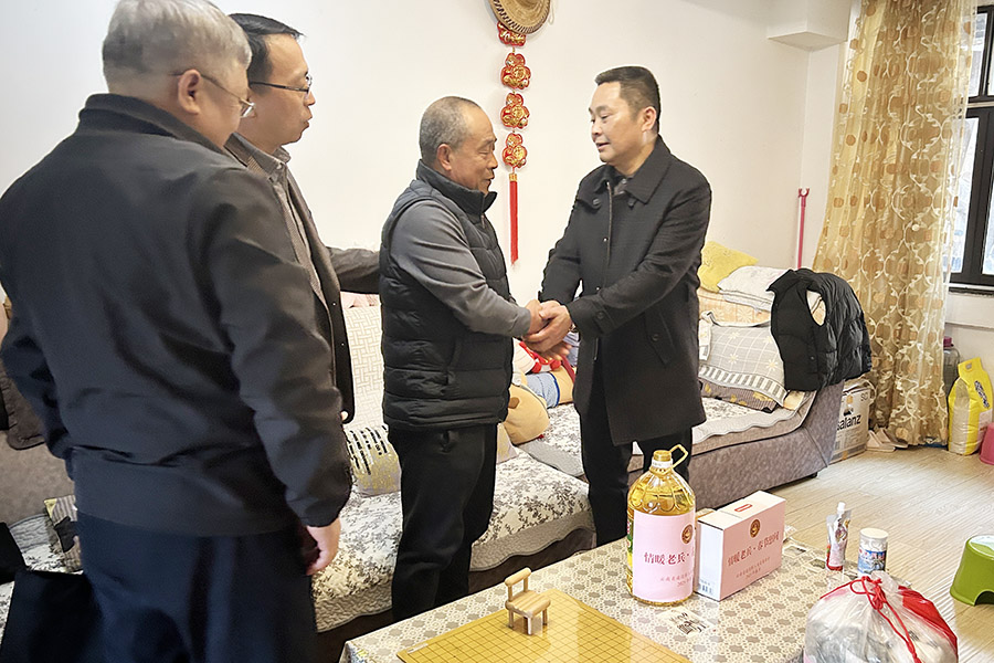 省退役軍人關(guān)愛基金會節(jié)前走訪慰問公司退役軍人職工