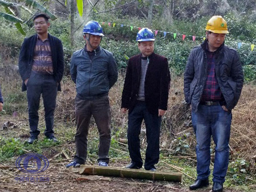 謝長實到南景高速項目進行調(diào)研